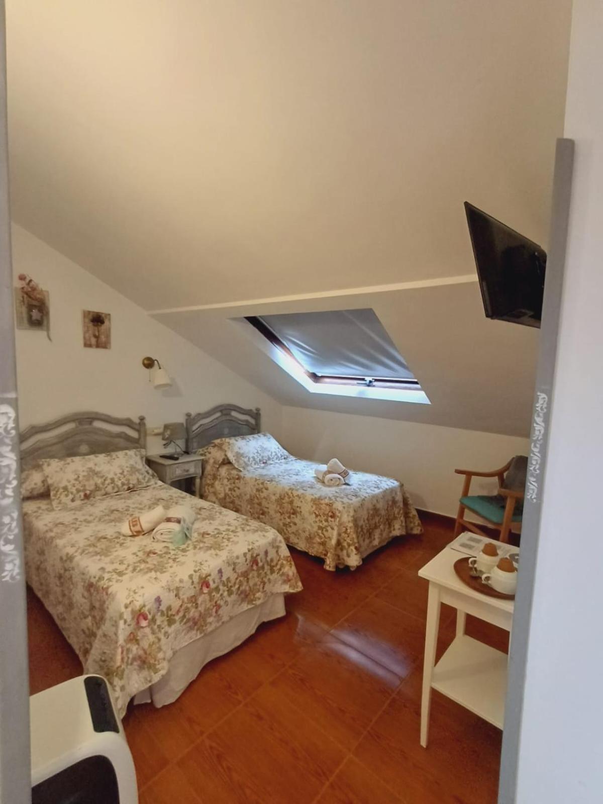 Hotel El Coterin Apartamentos Y Habitaciones Arenas De Cabrales Ngoại thất bức ảnh