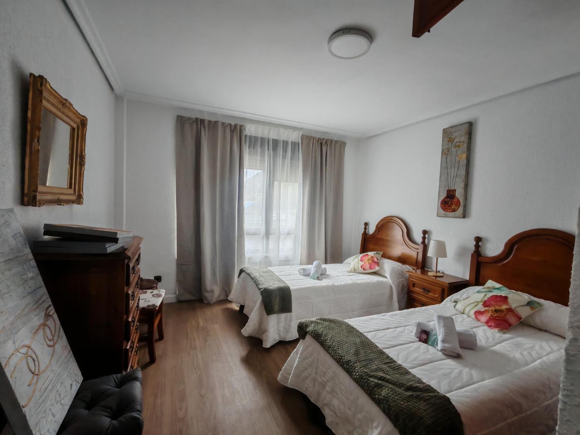 Hotel El Coterin Apartamentos Y Habitaciones Arenas De Cabrales Ngoại thất bức ảnh